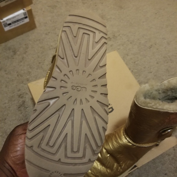 Boots - Picture 3 of 3